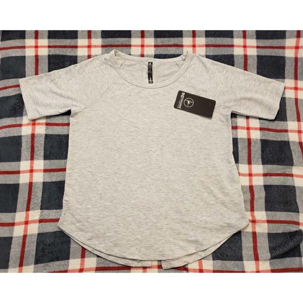 NWT 90 Degree workout tee with slit
